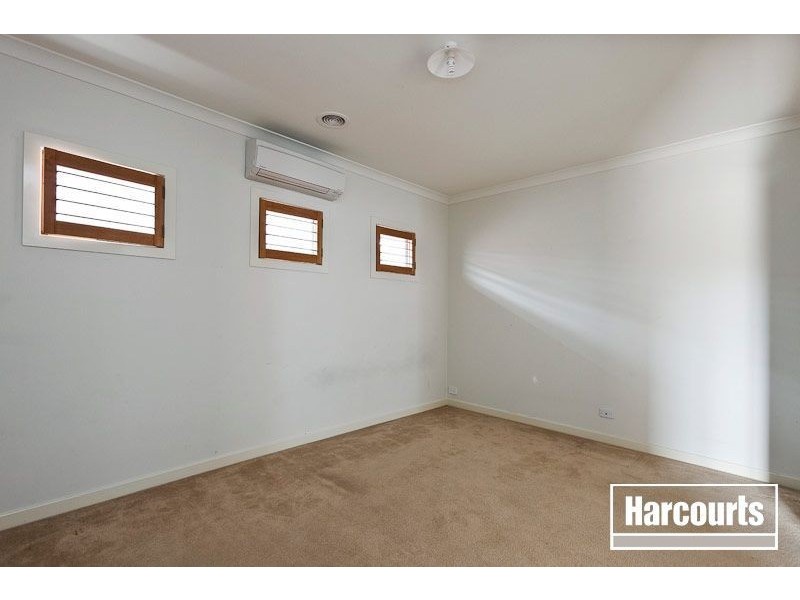 28 Kilburn Place, Pakenham VIC 3810