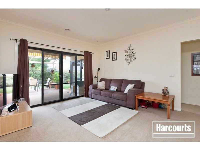 24 Arbour Rise, Pakenham VIC 3810