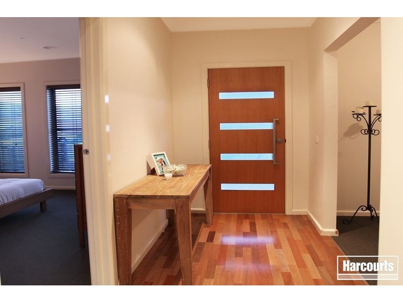 53 Banjo Patterson Drive, Pakenham VIC 3810