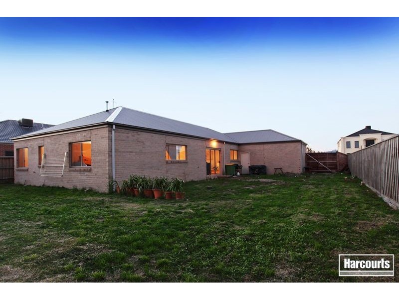 53 Banjo Patterson Drive, Pakenham VIC 3810