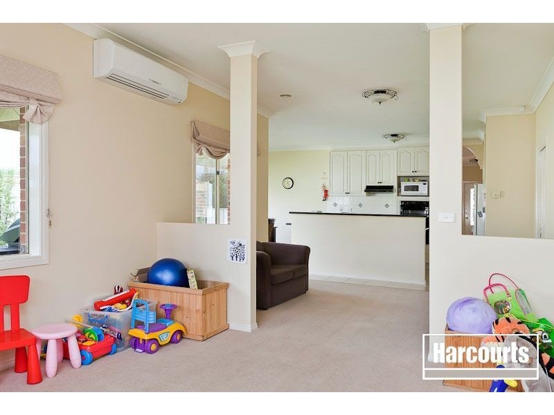 16 Flinders Chase, Pakenham VIC 3810