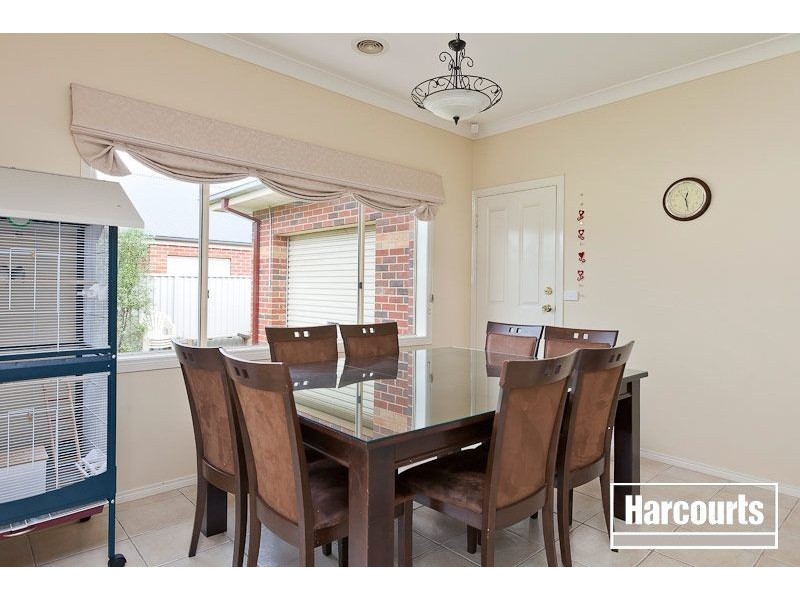 16 Flinders Chase, Pakenham VIC 3810