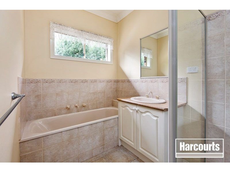 16 Flinders Chase, Pakenham VIC 3810