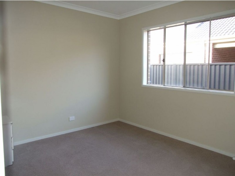 8 Bailey Place, Pakenham VIC 3810