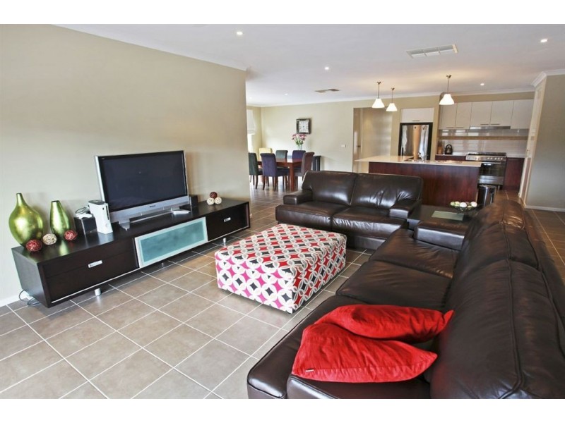 3 Bailey Place, Pakenham VIC 3810