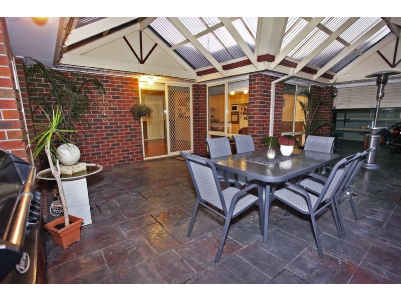 12 Henry Lawson Drive, Pakenham VIC 3810