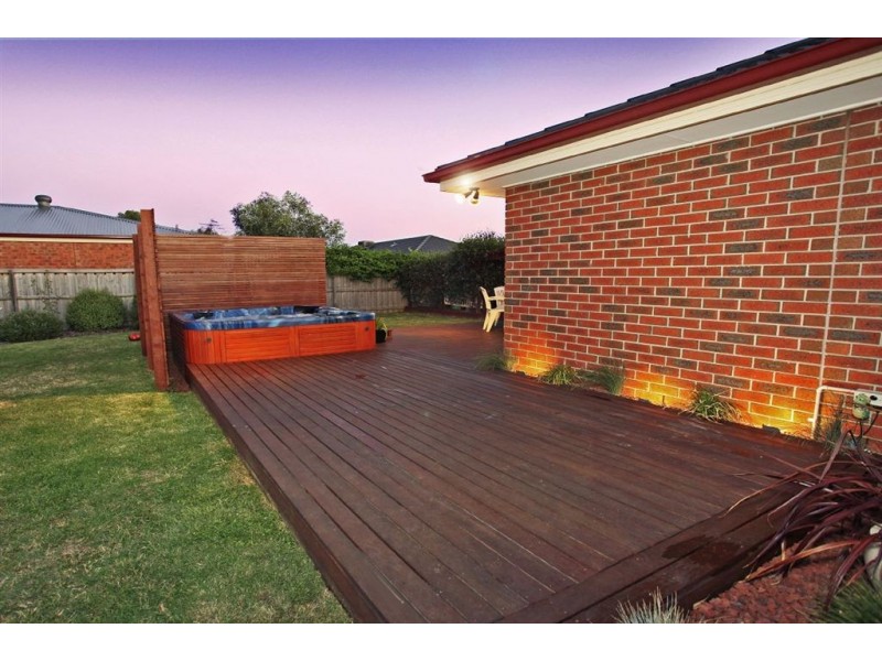 12 Henry Lawson Drive, Pakenham VIC 3810