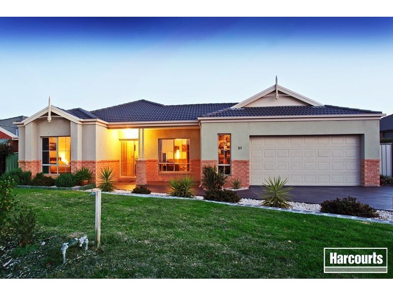 21 Waterford Rise, Pakenham VIC 3810