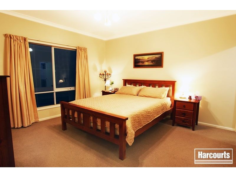 21 Waterford Rise, Pakenham VIC 3810