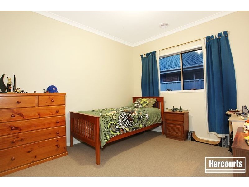 21 Waterford Rise, Pakenham VIC 3810