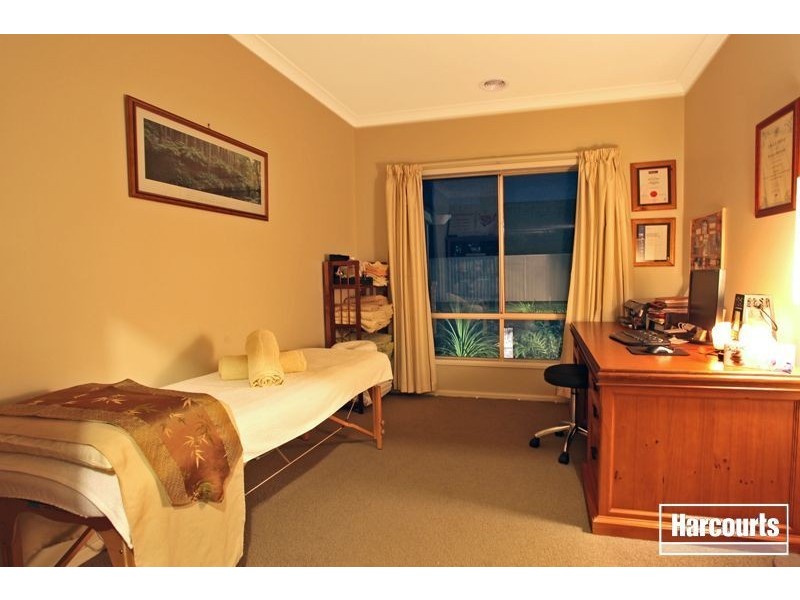 21 Waterford Rise, Pakenham VIC 3810