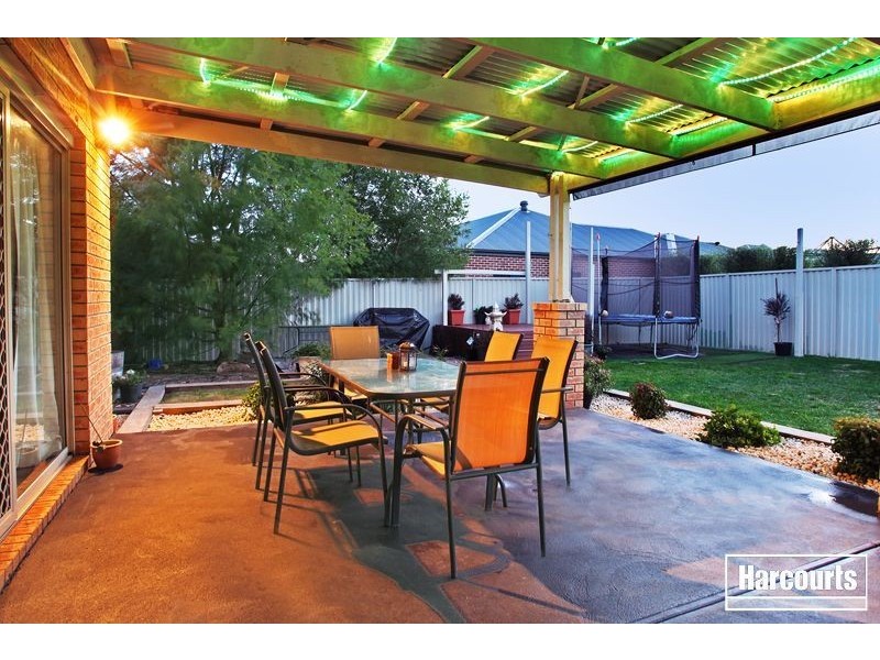 21 Waterford Rise, Pakenham VIC 3810