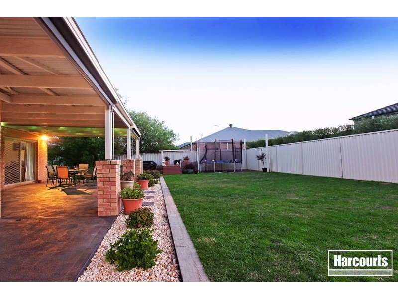 21 Waterford Rise, Pakenham VIC 3810