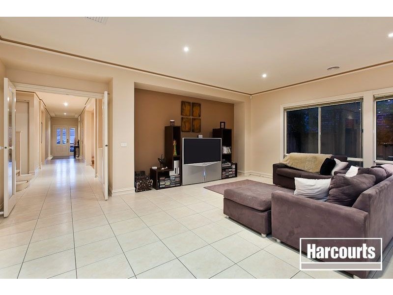 13 Clearwater Drive, Pakenham VIC 3810