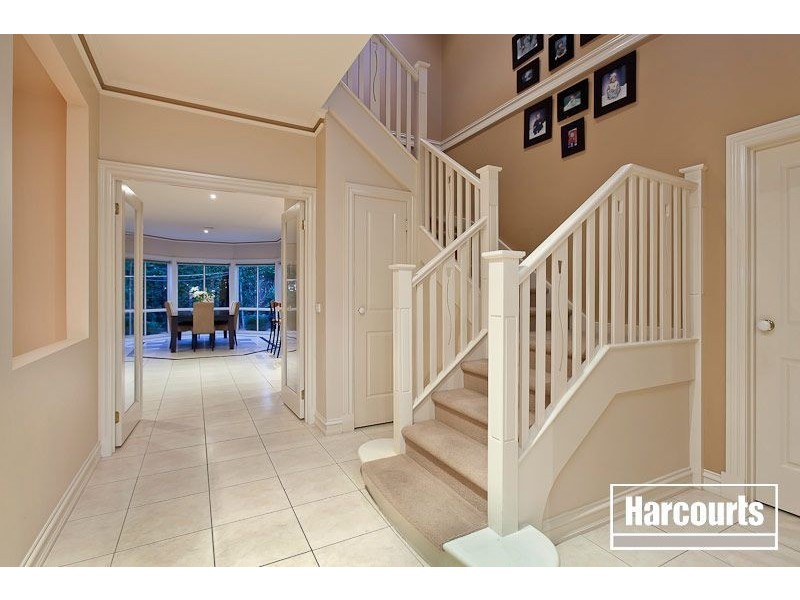 13 Clearwater Drive, Pakenham VIC 3810