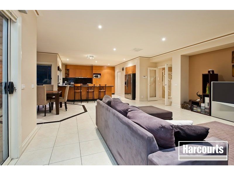 13 Clearwater Drive, Pakenham VIC 3810