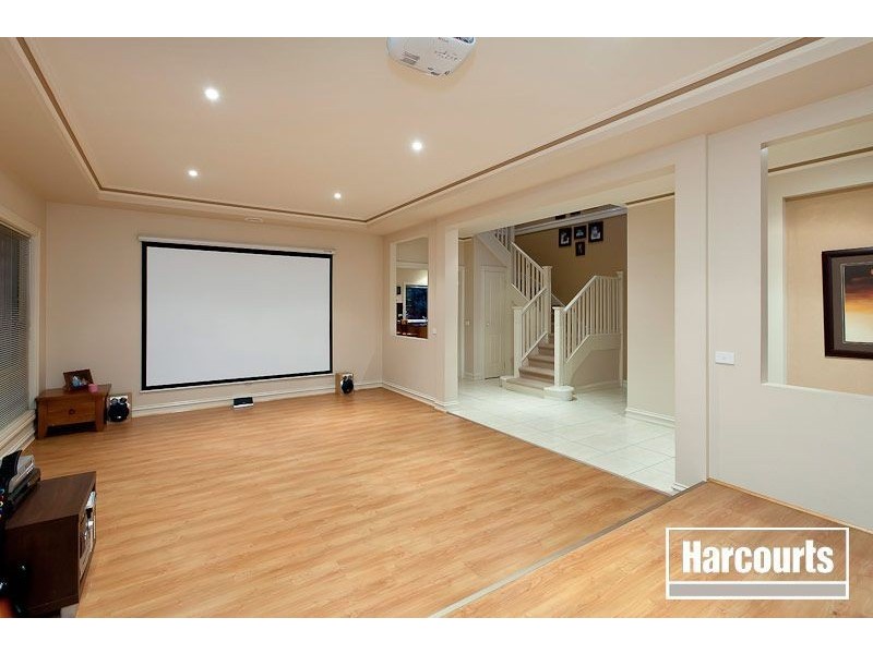 13 Clearwater Drive, Pakenham VIC 3810