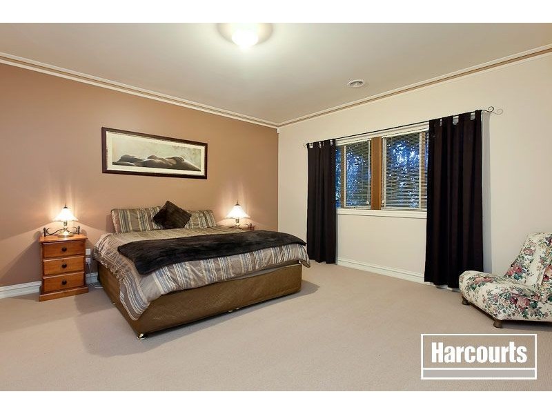 13 Clearwater Drive, Pakenham VIC 3810