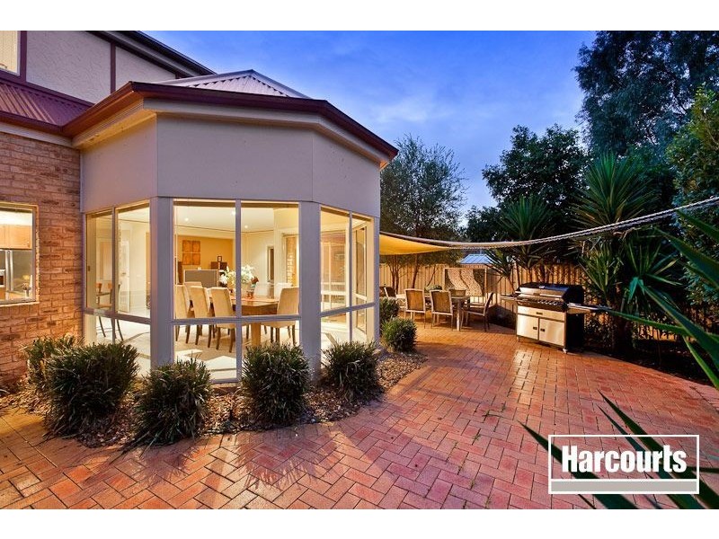 13 Clearwater Drive, Pakenham VIC 3810