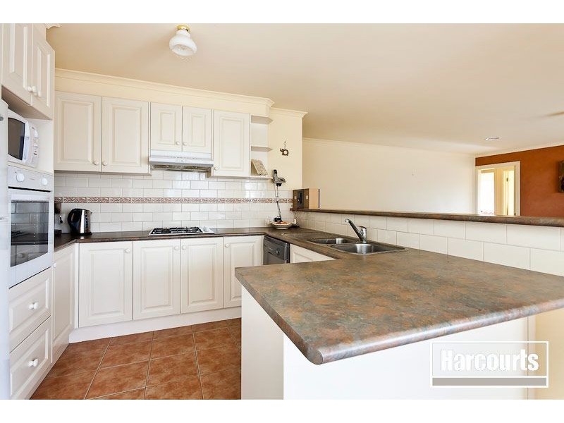 36 Ben Drive, Pakenham VIC 3810