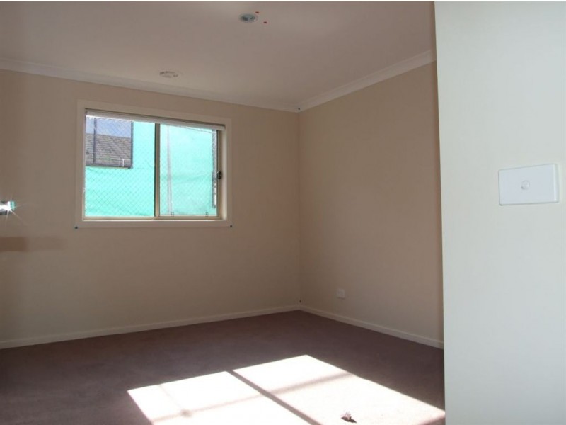 42 Victoria Place, Pakenham VIC 3810