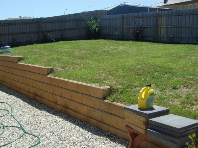 9 Wallangara Drive, Pakenham VIC 3810