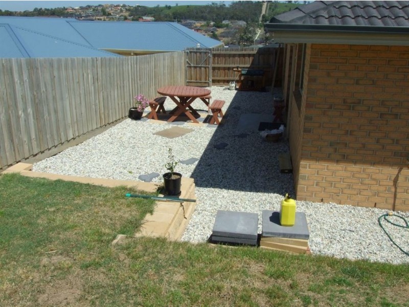 9 Wallangara Drive, Pakenham VIC 3810