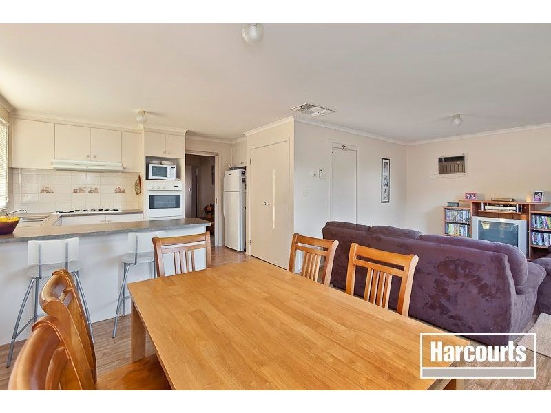 12 Leigh Drive, Pakenham VIC 3810