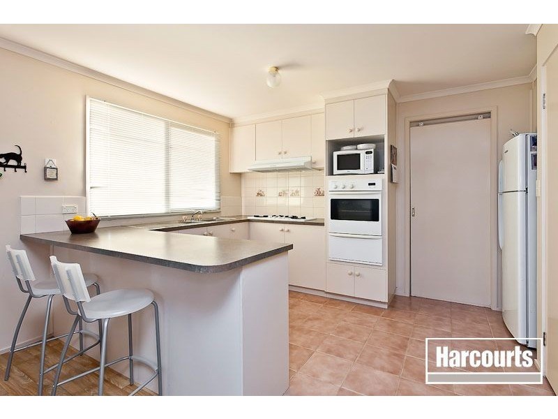 12 Leigh Drive, Pakenham VIC 3810