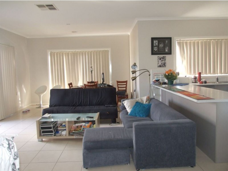 15 Sandpiper Close, Pakenham VIC 3810