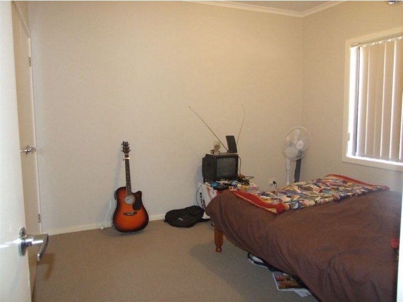 15 Sandpiper Close, Pakenham VIC 3810