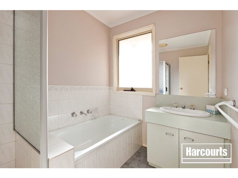 2 Ashfield Drive, Berwick VIC 3806