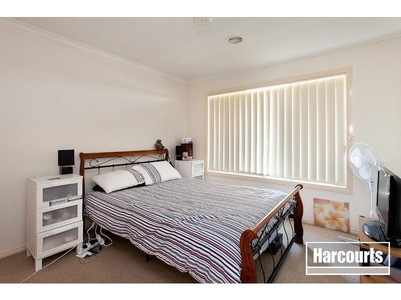 13 Oaklands Way, Pakenham VIC 3810