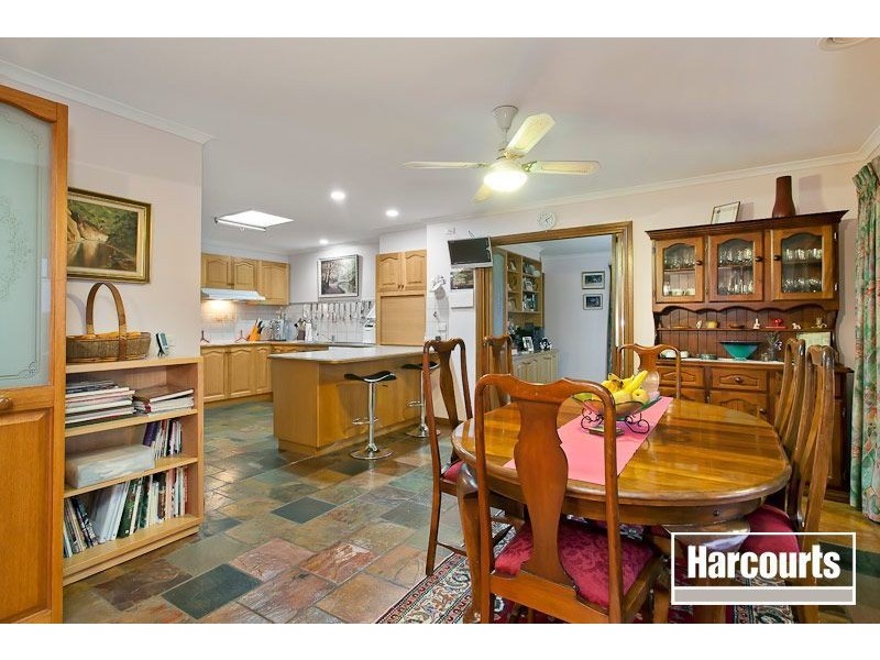31 Highland Drive, Pakenham VIC 3810