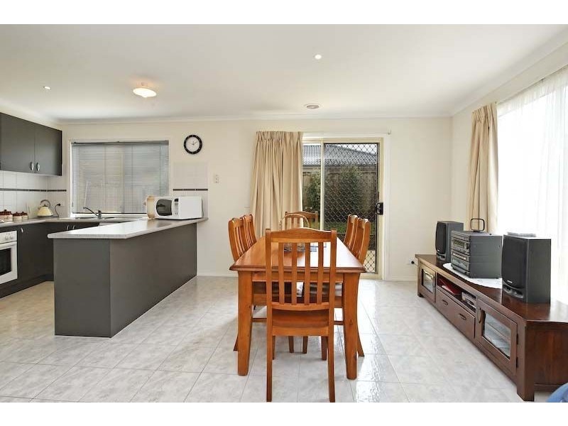 18 Mikasa Place, Pakenham VIC 3810