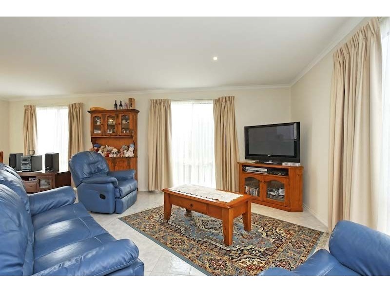 18 Mikasa Place, Pakenham VIC 3810