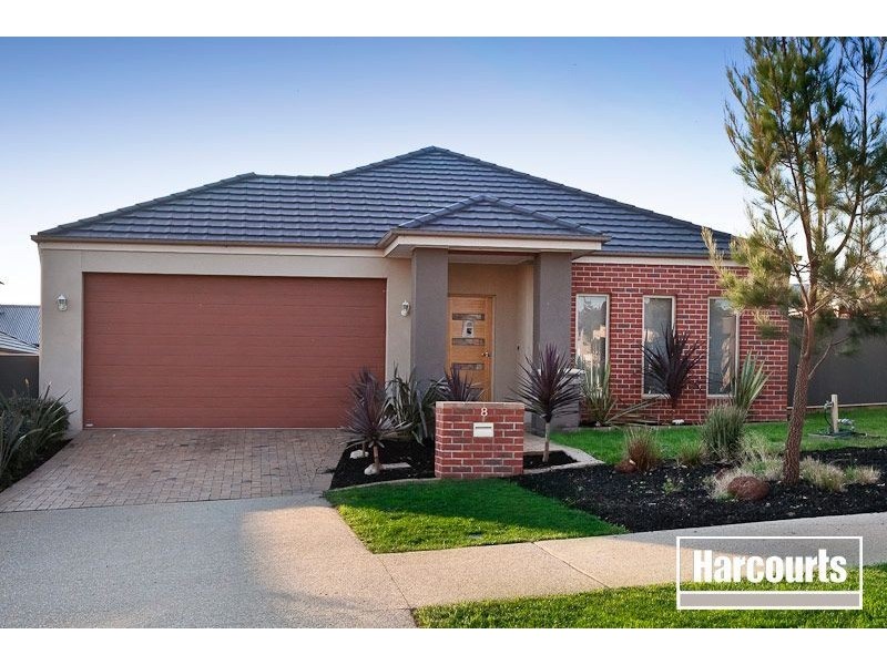 8 Eventide Rise, Pakenham VIC 3810