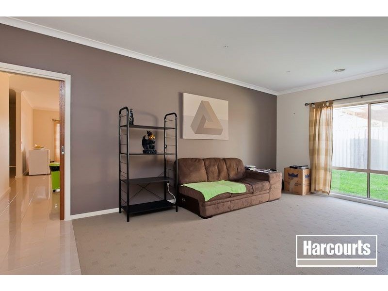 8 Eventide Rise, Pakenham VIC 3810