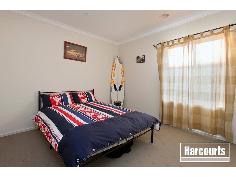 8 Eventide Rise, Pakenham VIC 3810