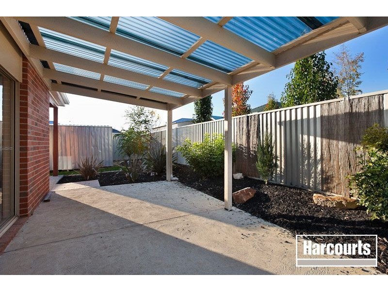 8 Eventide Rise, Pakenham VIC 3810