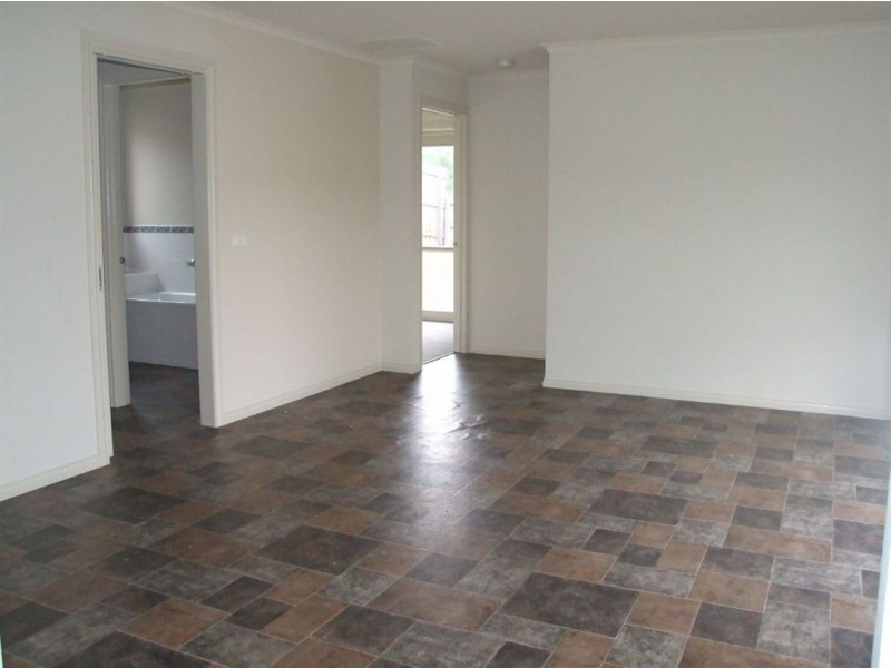 47 Manna Gum Drive, Pakenham VIC 3810