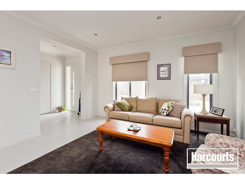 11 Egret Way, Pakenham VIC 3810