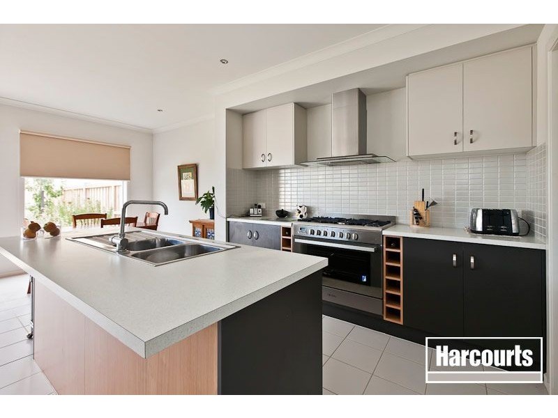 11 Egret Way, Pakenham VIC 3810
