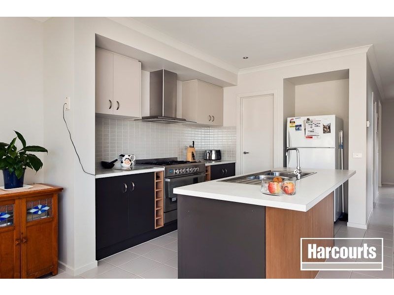 11 Egret Way, Pakenham VIC 3810