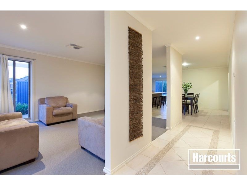 9 Candlebark Court, Pakenham VIC 3810