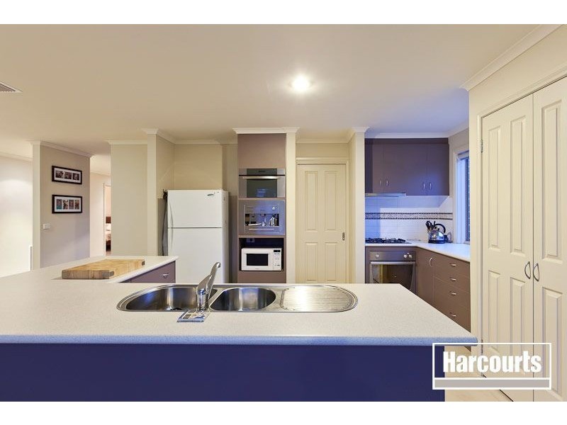 9 Candlebark Court, Pakenham VIC 3810