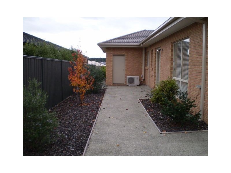 32 Wild Cherry Avenue, Pakenham VIC 3810