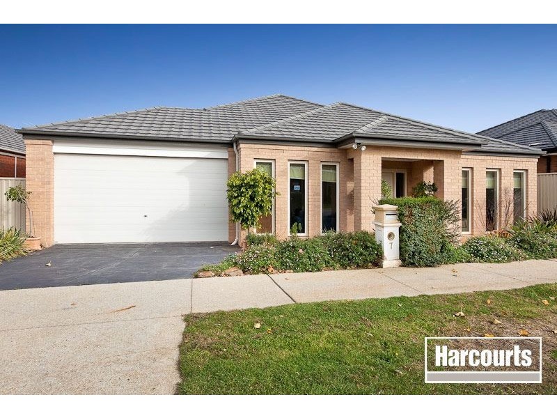 7 Goulburn Place, Pakenham VIC 3810
