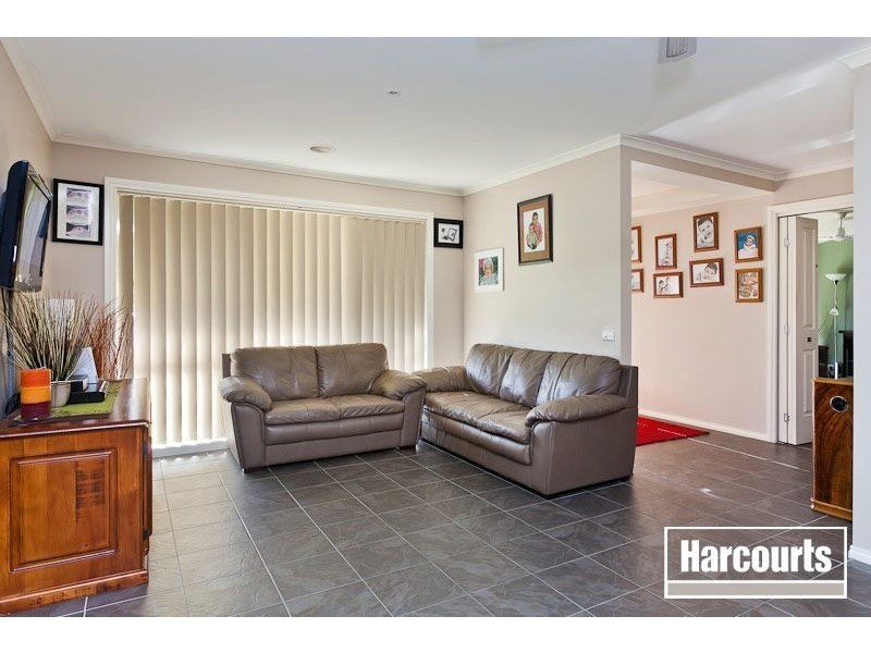 15 Teal Place, Pakenham VIC 3810