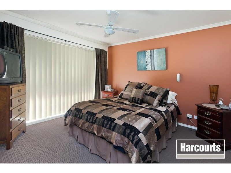 15 Teal Place, Pakenham VIC 3810